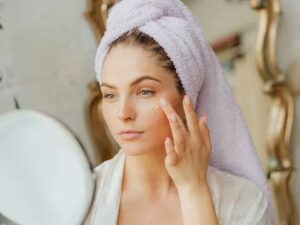 طریقه زدن کرم آرایشی 